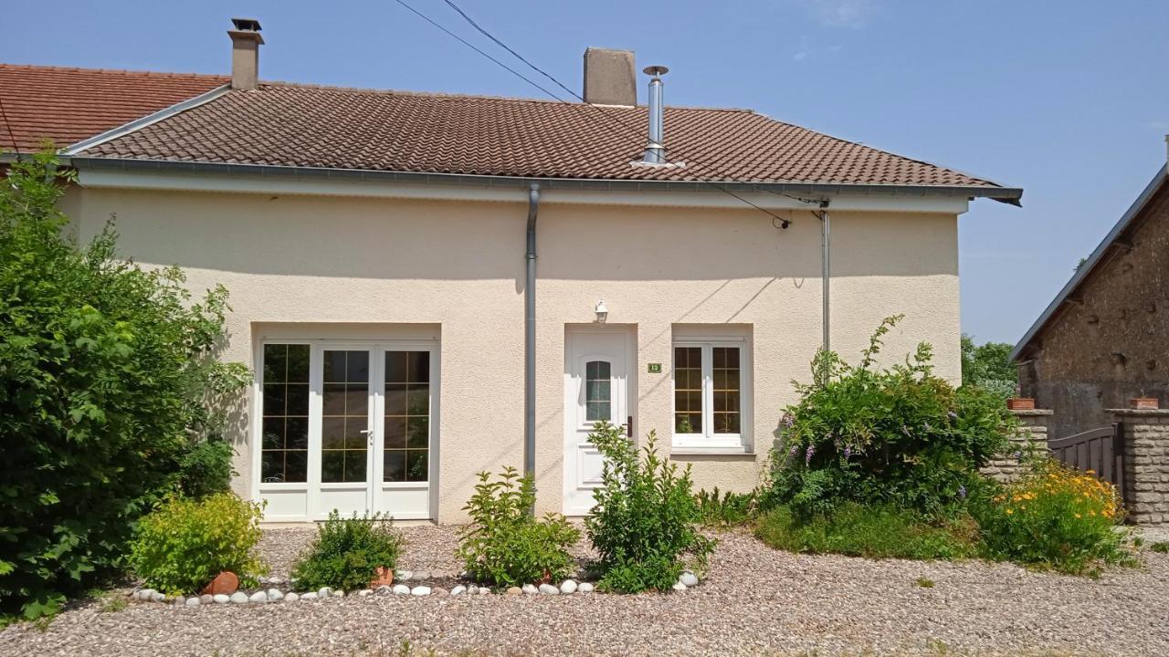 Les Jardins Des 3 Provinces- Gite Montcharvot 外观 照片