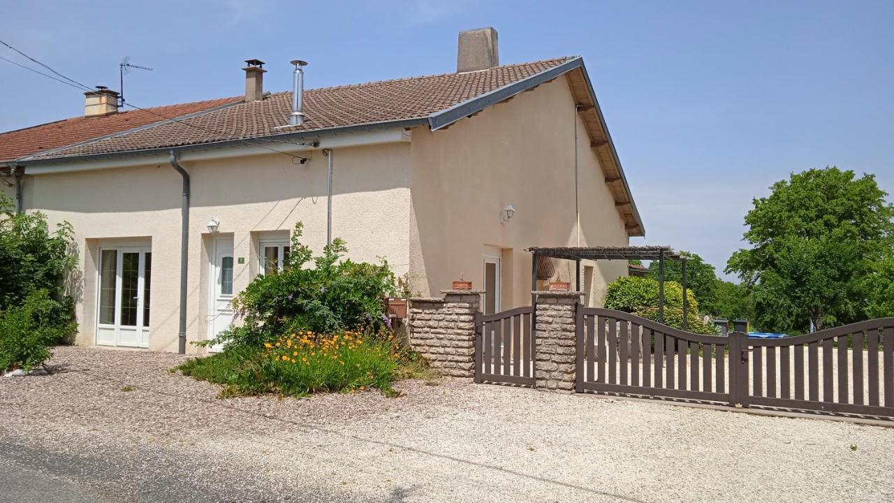 Les Jardins Des 3 Provinces- Gite Montcharvot 外观 照片